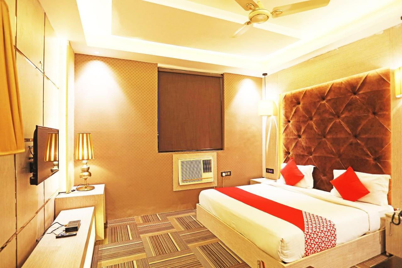 Fabhotel Ronald Inn Faridabad Bagian luar foto