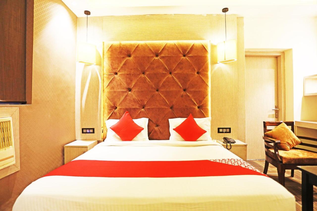 Fabhotel Ronald Inn Faridabad Bagian luar foto