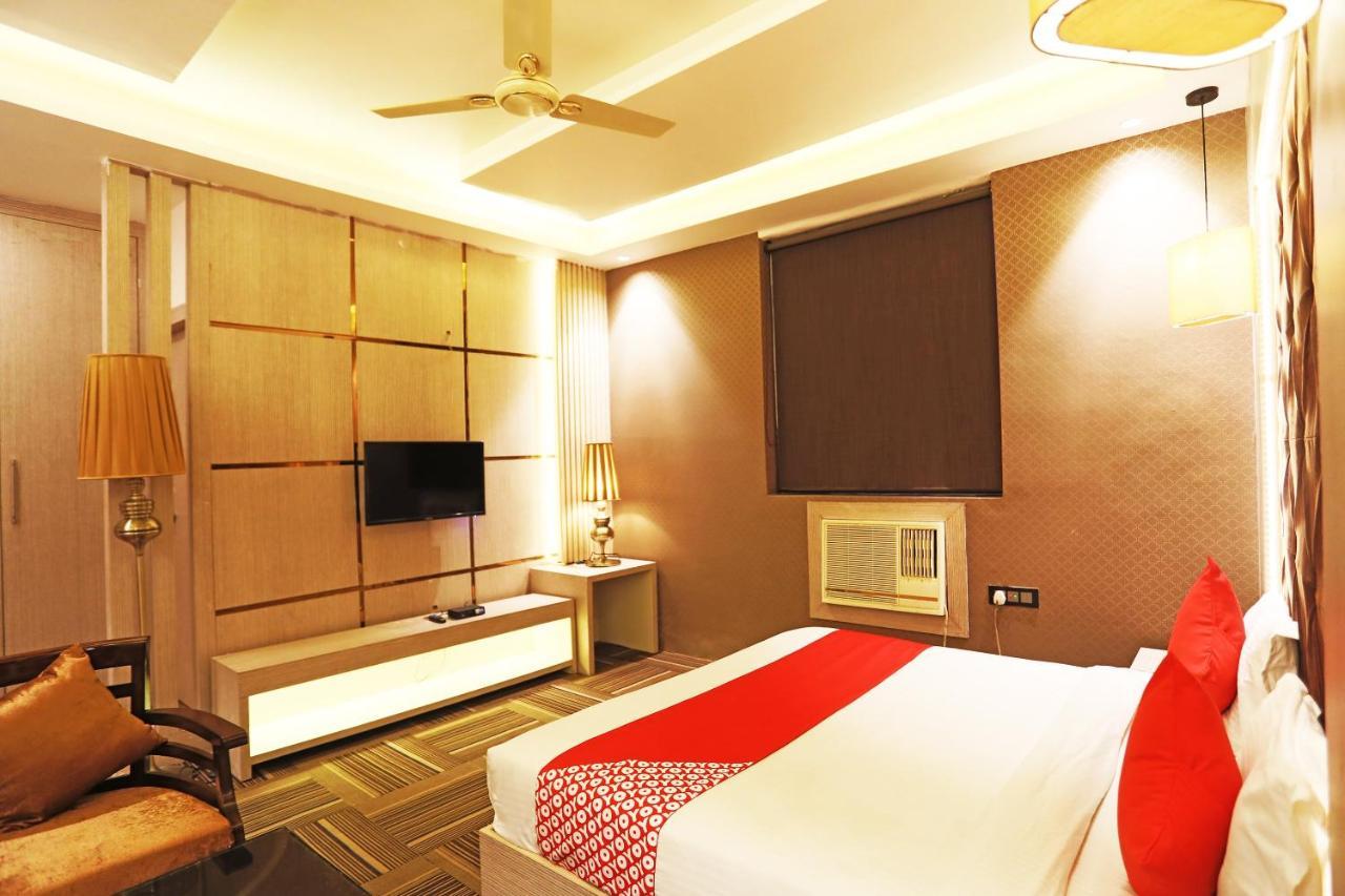Fabhotel Ronald Inn Faridabad Bagian luar foto