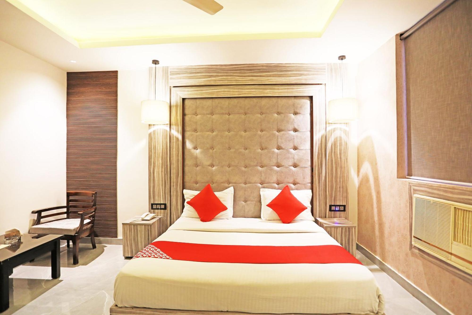 Fabhotel Ronald Inn Faridabad Bagian luar foto