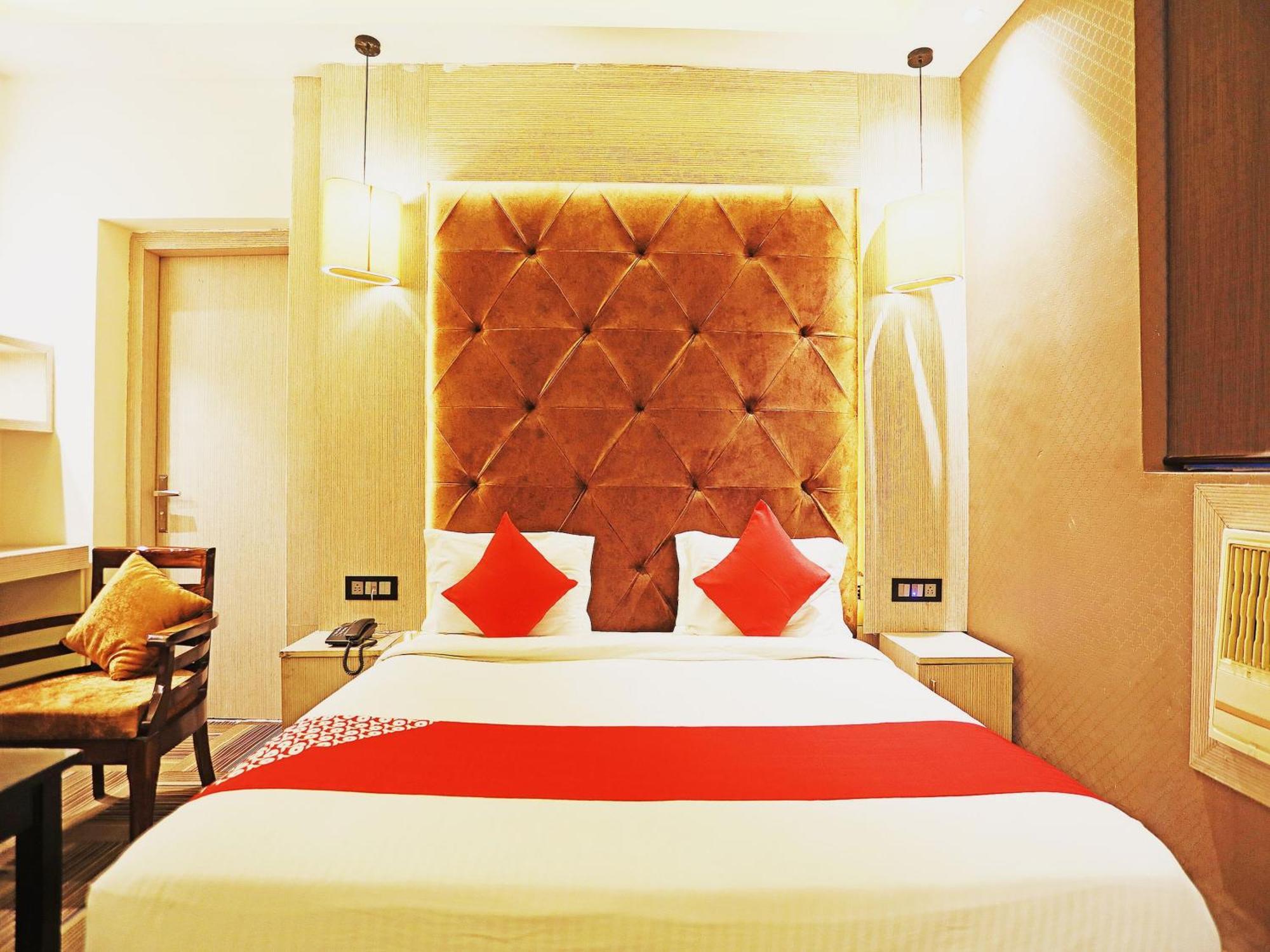 Fabhotel Ronald Inn Faridabad Bagian luar foto
