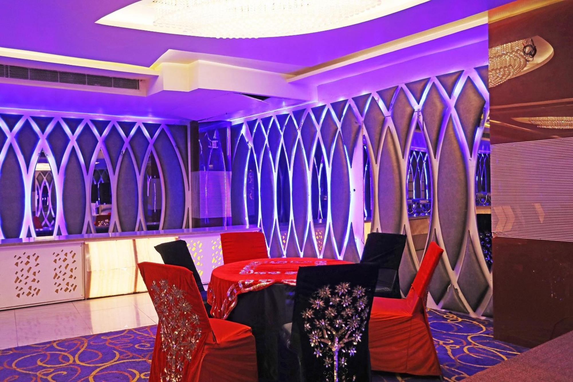 Fabhotel Ronald Inn Faridabad Bagian luar foto