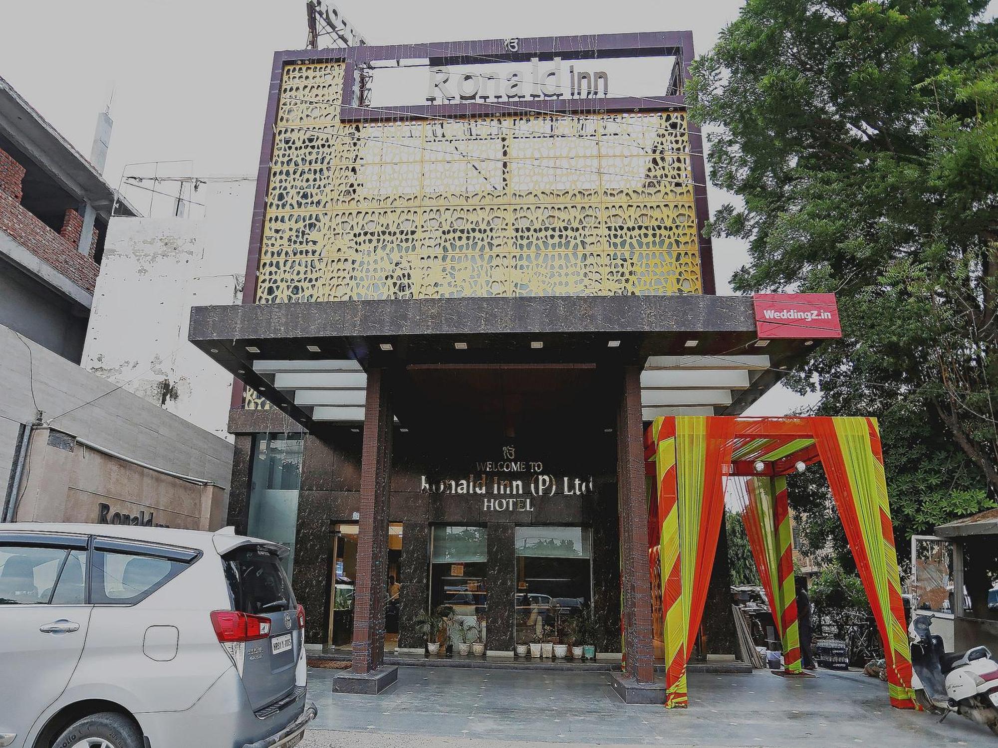 Fabhotel Ronald Inn Faridabad Bagian luar foto