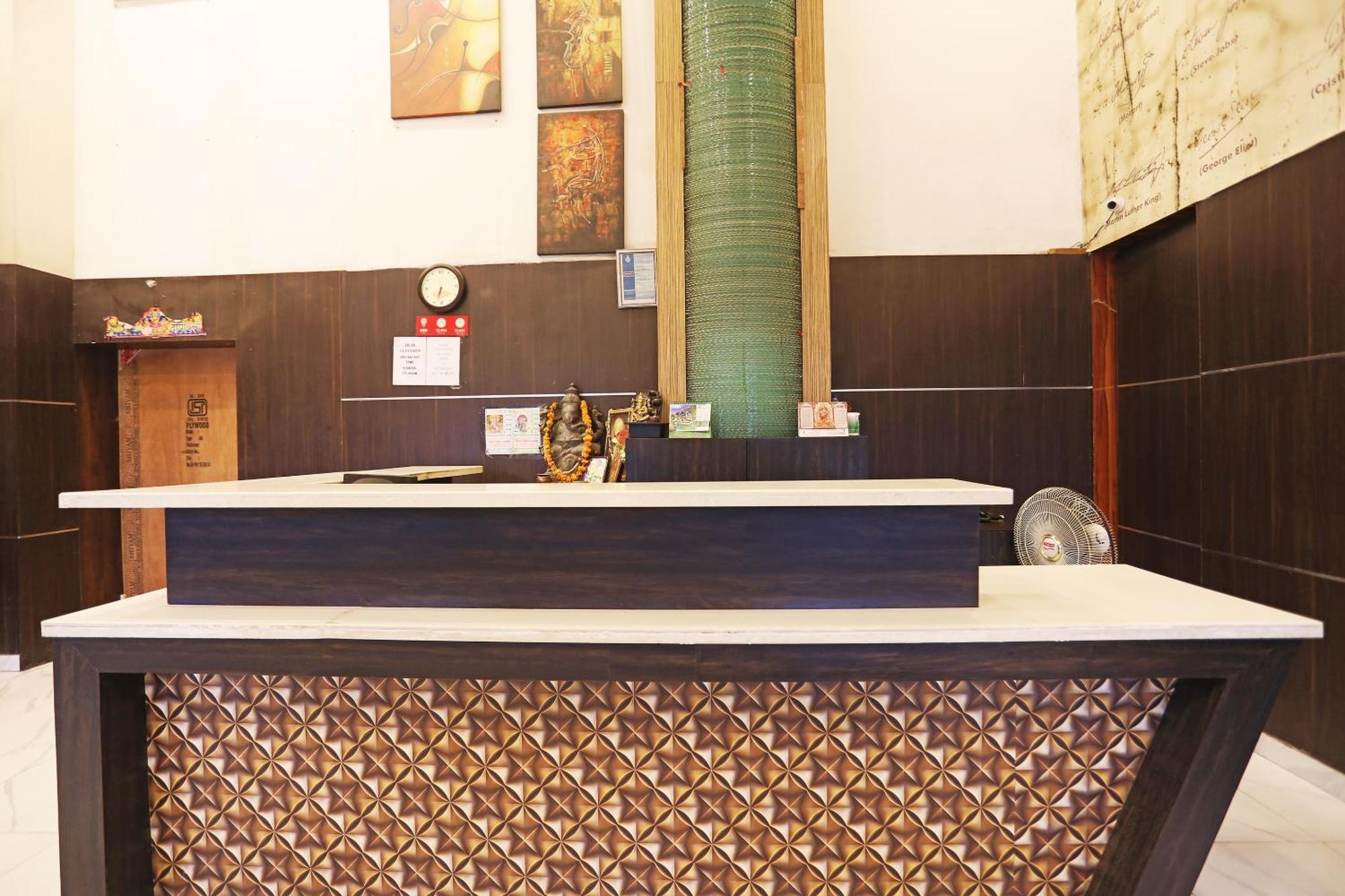 Fabhotel Ronald Inn Faridabad Bagian luar foto