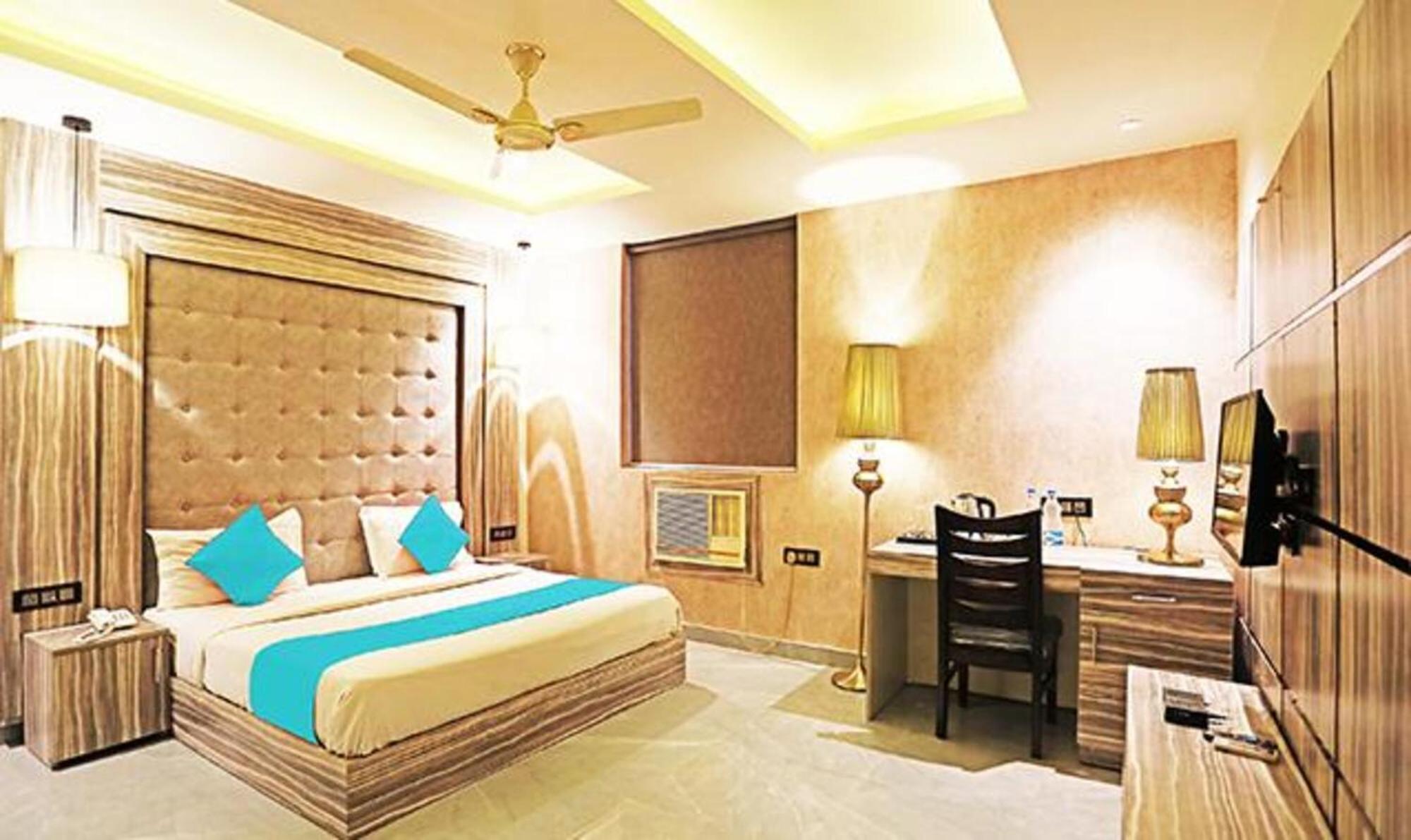 Fabhotel Ronald Inn Faridabad Bagian luar foto