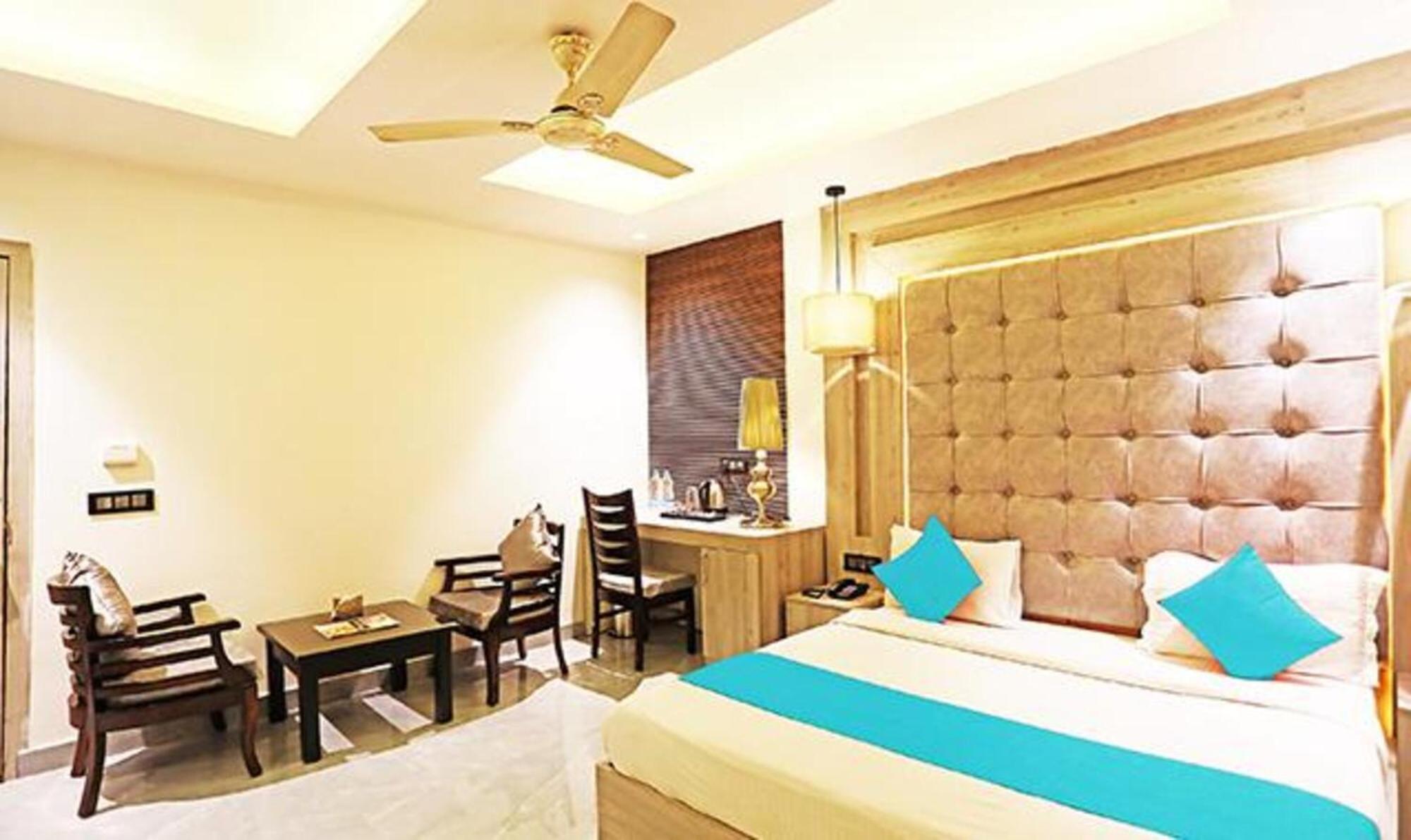Fabhotel Ronald Inn Faridabad Bagian luar foto