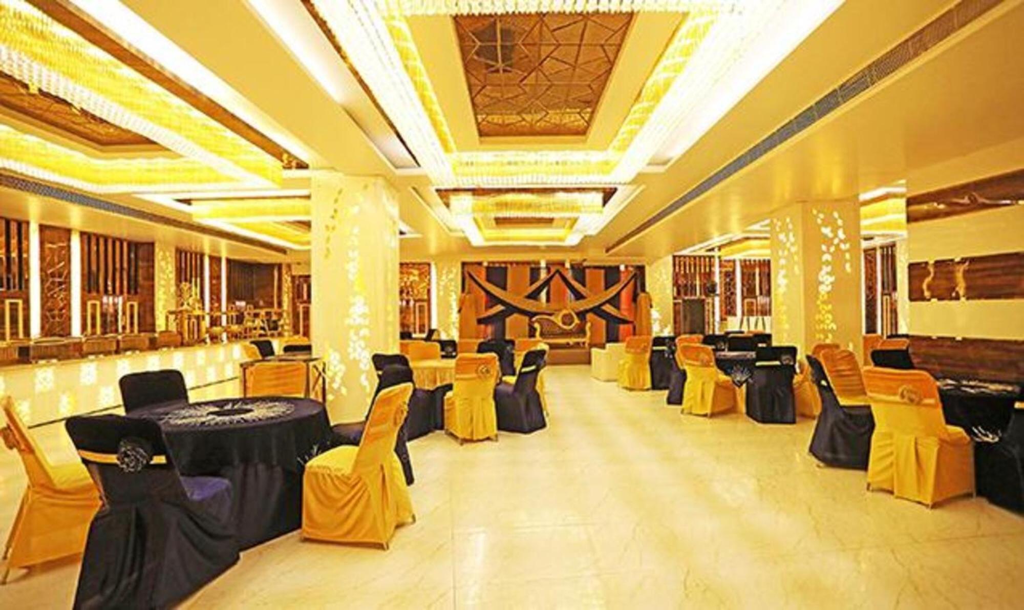 Fabhotel Ronald Inn Faridabad Bagian luar foto